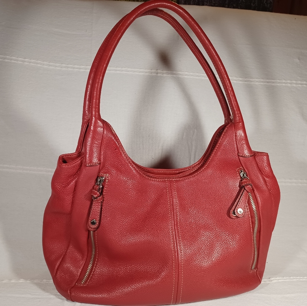 Beautiful Red  Leather  TIGNANELLO shoulder bag.